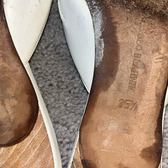 Manolo Blahnik white kitten heel slides - Picture 7 of 8